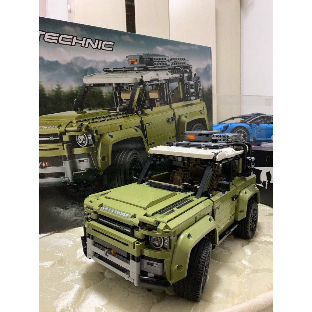 LEGO TECHNIC 42110 - SIÊU XE DÃ CHIẾN LAND ROVER