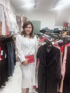 Đầm sơ mi sọc bigsize cột nơ eo trắng - đen - hồng