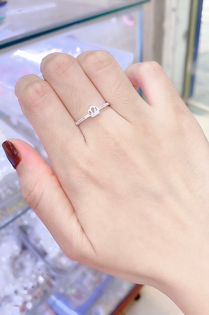 Nhẫn vương miện tim nhí bạc ta