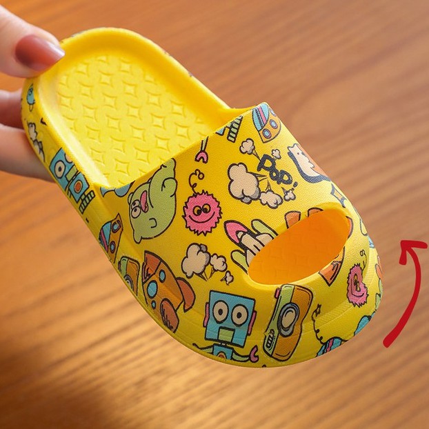 Printed pattern anti-collision slippers  Ready Stock Baby Sandals Non-slip Comfortable Cute Child Shoes Fashion Cartoon kids Slipper Lightweight Baby Shoes