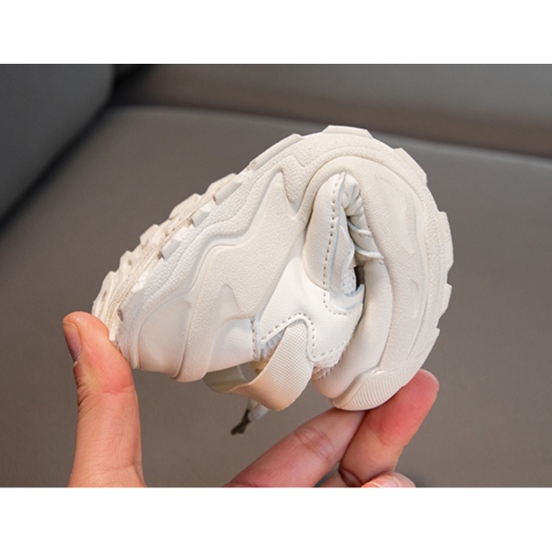 Giày thể thao cho bé năng động tuổi từ 4 đến 10 tuổi (8815). Richkidsstore2021