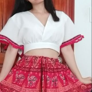 Áo croptop hở lưng thiết kế