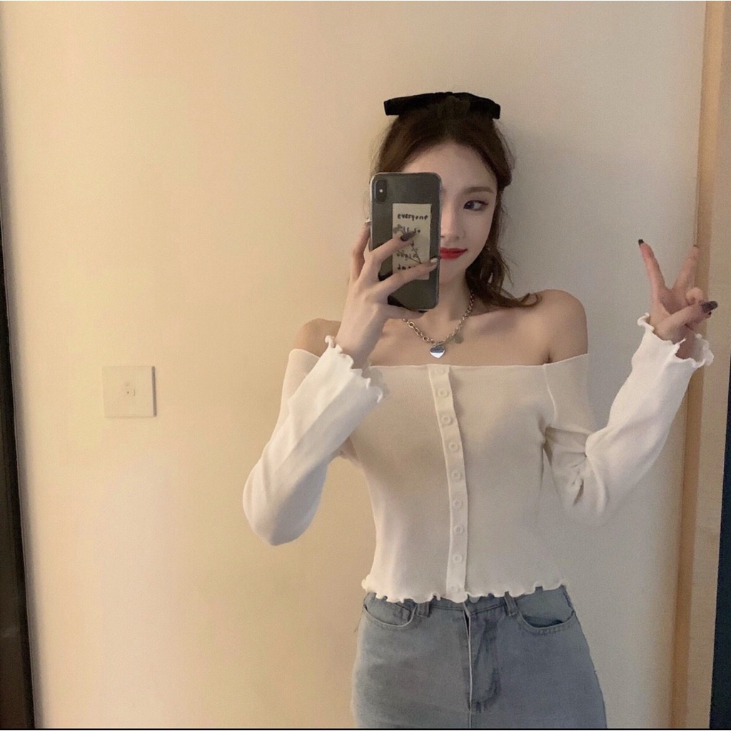 Áo len croptop dài tay trễ vai hàng khuy kiểu dáng trẻ trung freesize | BigBuy360 - bigbuy360.vn