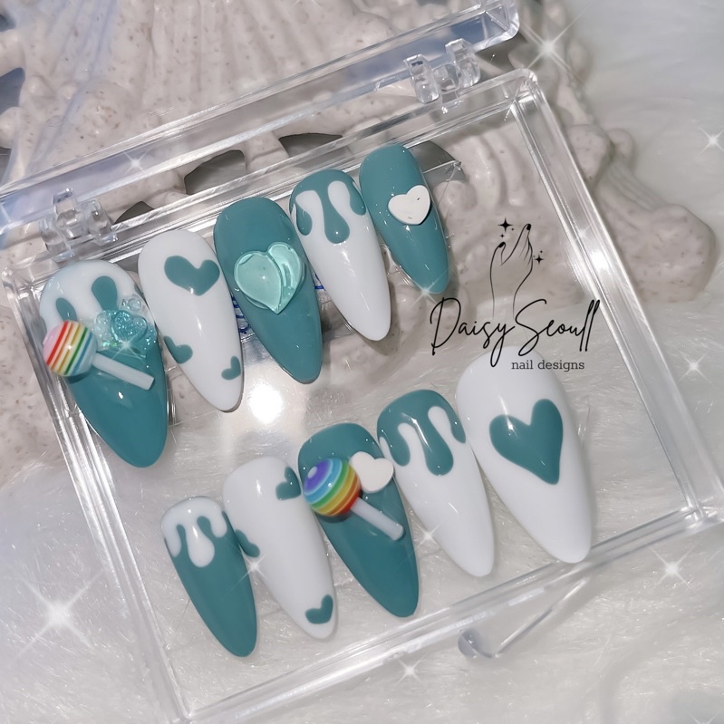 Nailbox thiết kế đính charm kẹo ngọt