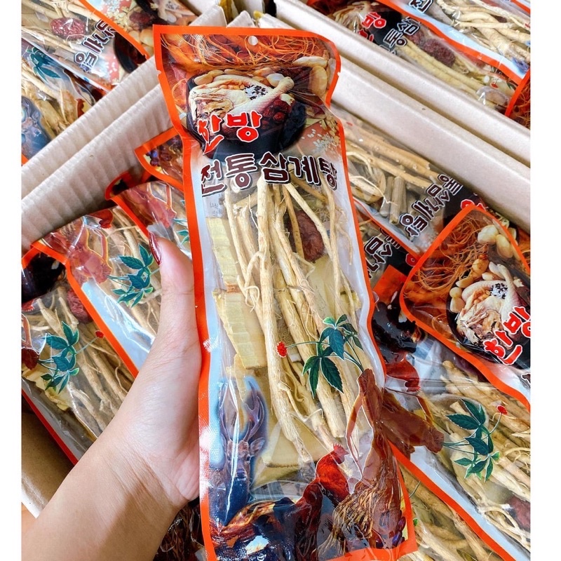 Gói sâm hầm gà Hàn Quốc