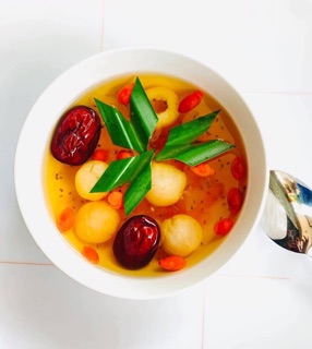 SET CHÈ DƯỠNG NHAN 450g ( tặng kèm saffron)
