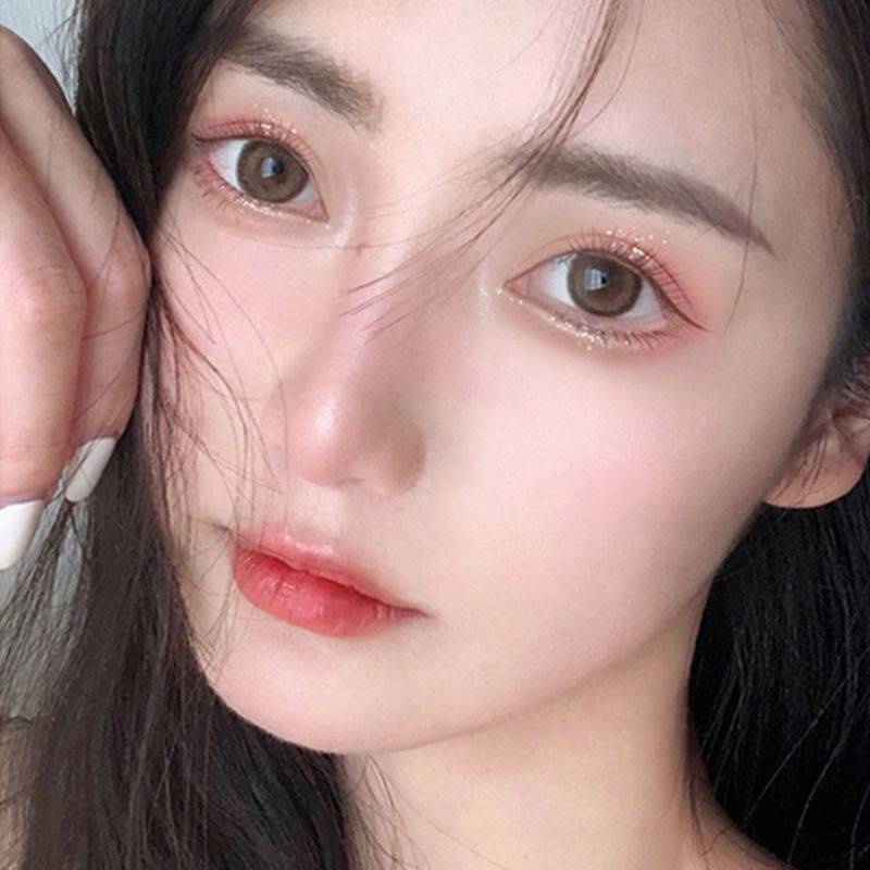 Bút bắt sáng trang điểm mắt màu nude lấp lánh