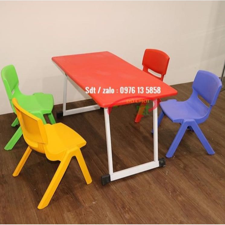Bàn nhựa mầm non chân xếp siêu rẻ