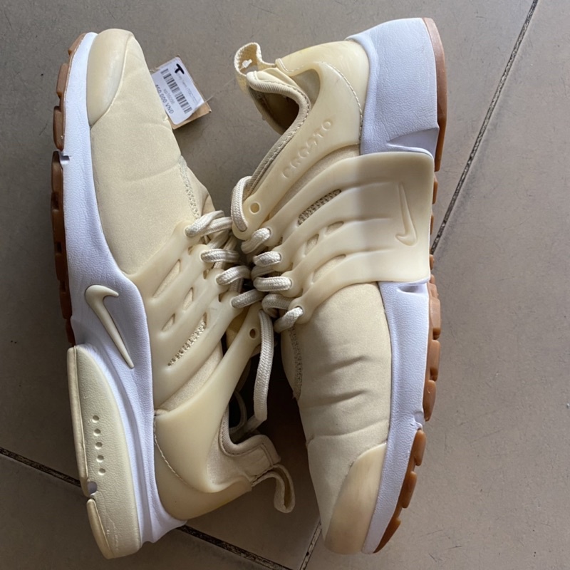 Giày chính hãng đã qua sử dụng