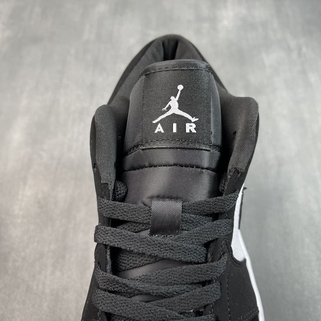 Giày Sneakers Jordan 1 Cổ Thấp Phối Màu Đen Trắng Trẻ Trung Năng Động 553558 001 35.5-47.5