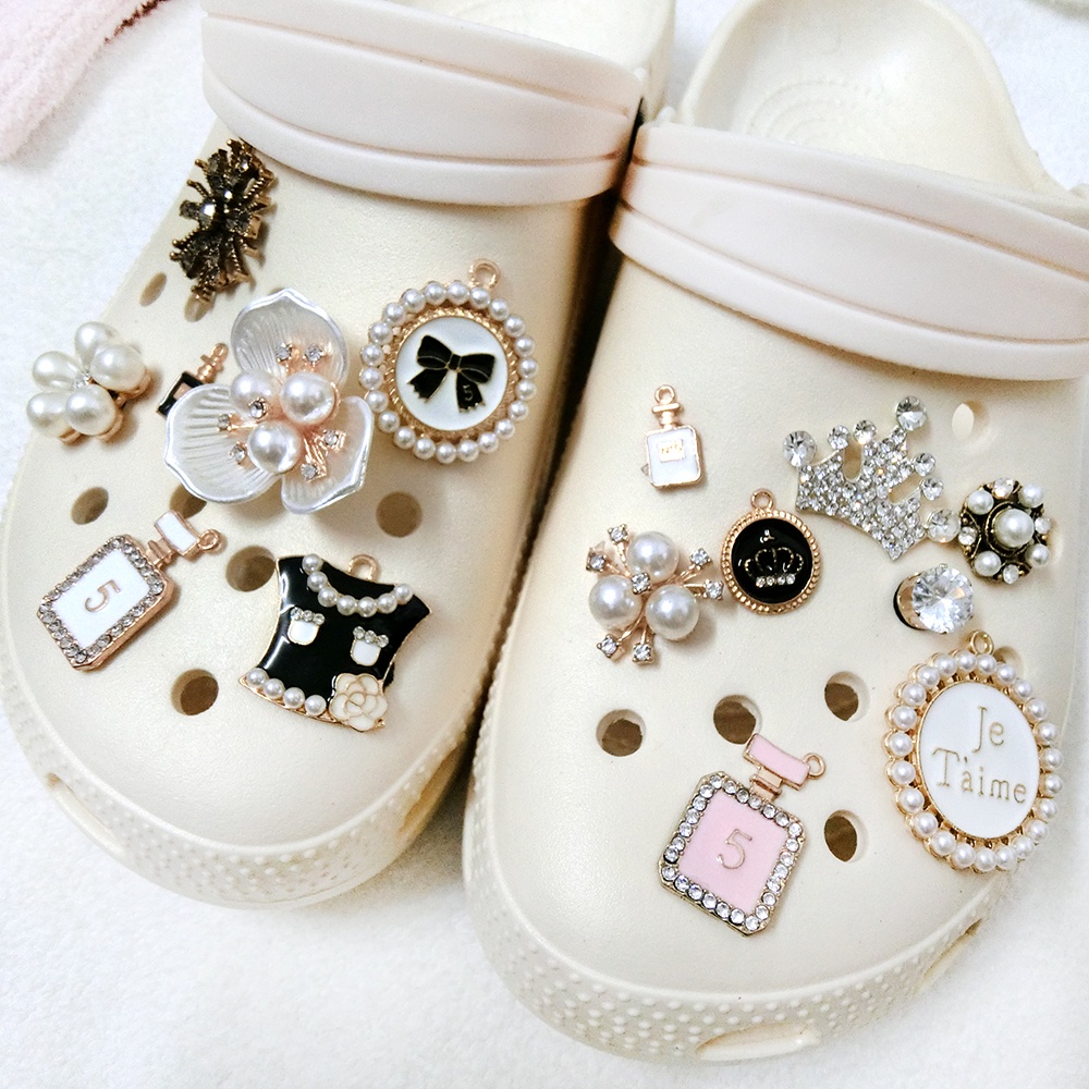 Phụ kiện trang trí giày crocs DIY có khóa kẹp hình hoa vương miện ngọc trai kim cương dễ thương