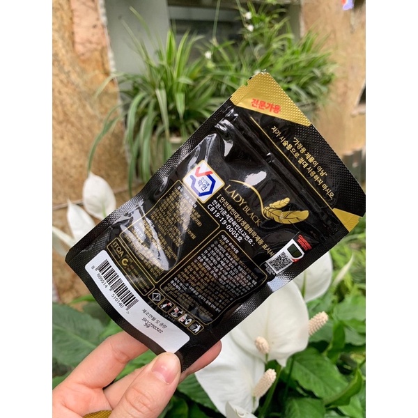 Keo LADY Black Bền 4-6 Tuần Khô 1-2s Chai 5ml