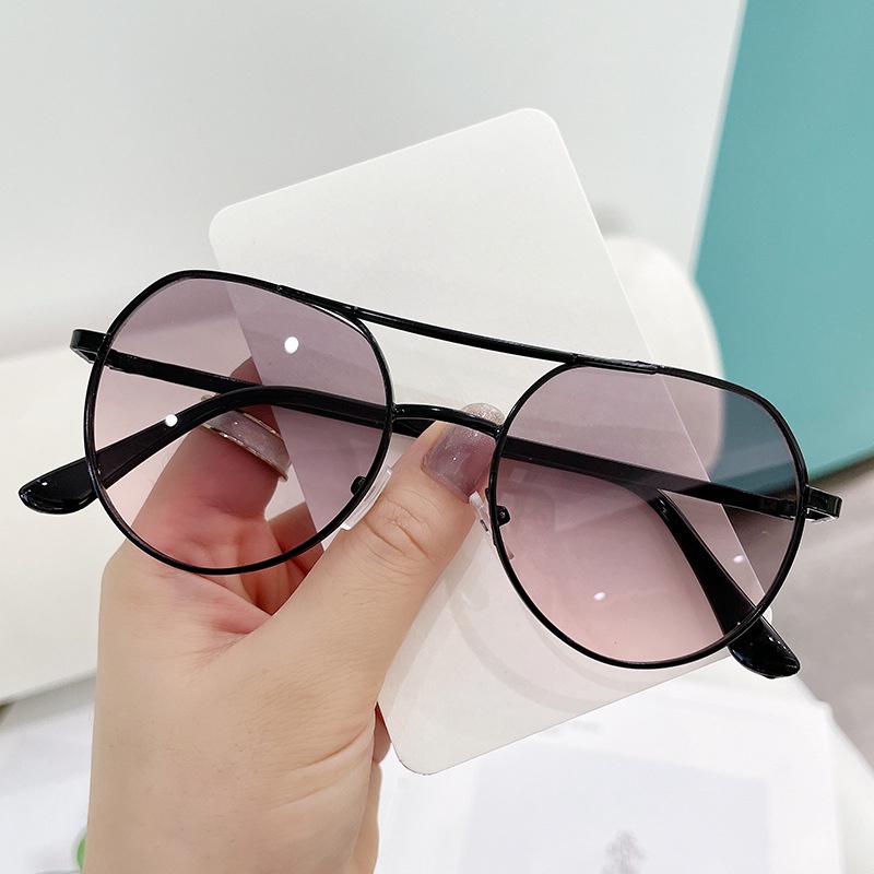 Kính Mát Gọng Kim Loại Màu Sắc Nổi Bật Cho Nam Nữ