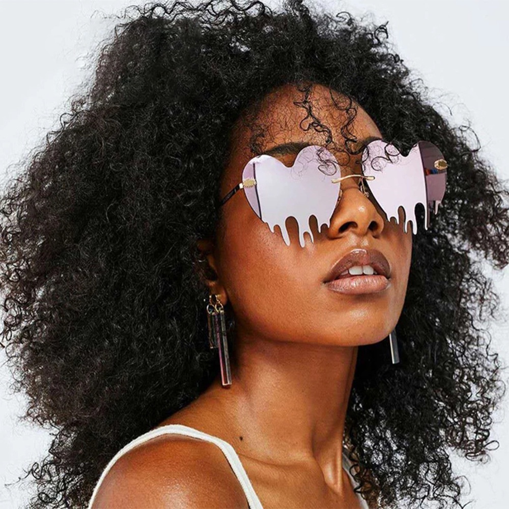 Kính Mát Hình Trái Tim Tan Chảy Độc Đáo 2021