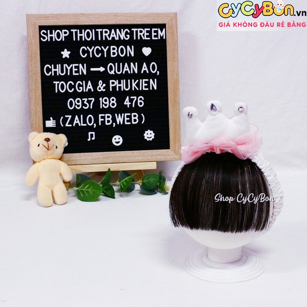 Băng Đô Turban Tóc Giả Cho Bé Gái Kèm Tóc Mái + Búi - Họa Tiết Vương Miện Trắng Chấm Bi Siêu Xinh !