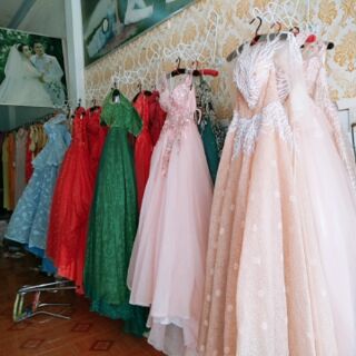 Thanh lý áo cưới 99% từ 500k đổ lại