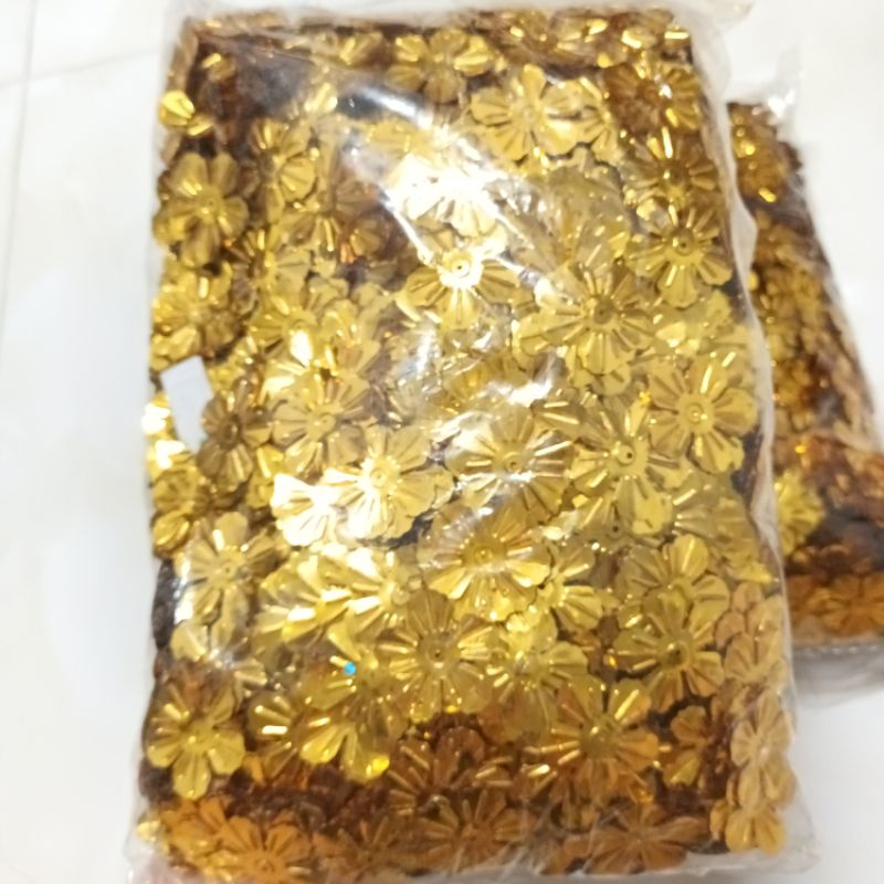 Túi 500gram hoa mai thiếc vàng 5 cánh làm cây cành vàng lá ngọc