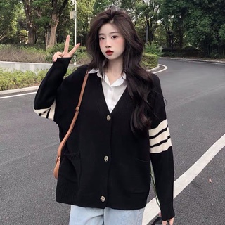 Khoác cdg len đen trắng dáng xinh 😘