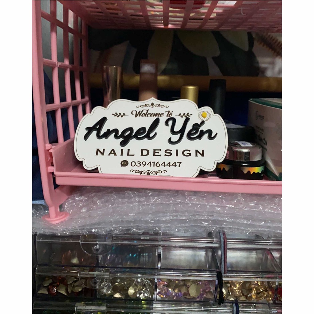 Bảng gỗ tên shop chụp hình sản phẩm nail, mi, shop mĩ phẩm, shop thời trang. Tạo đấu ấn riêng cho cửa hàng bạn.