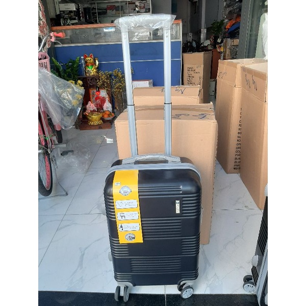 Vali kéo màu đen size 20 mã 875