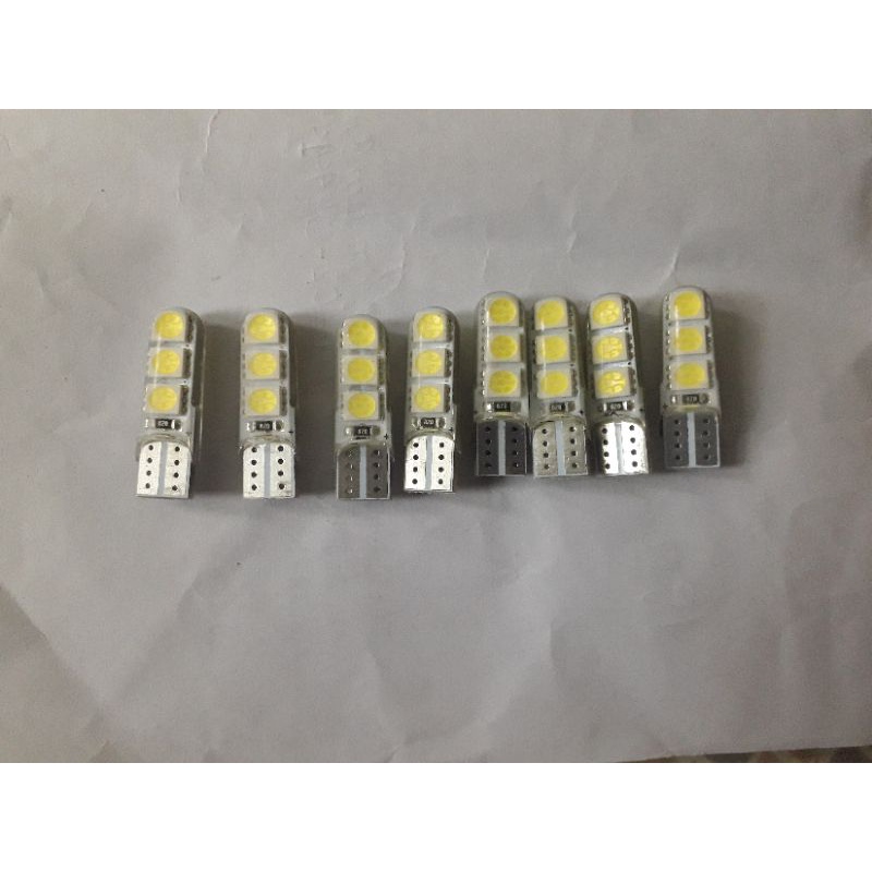 Set 2 bóng đèn led chân T10 cho ô tô hyundai và kia.