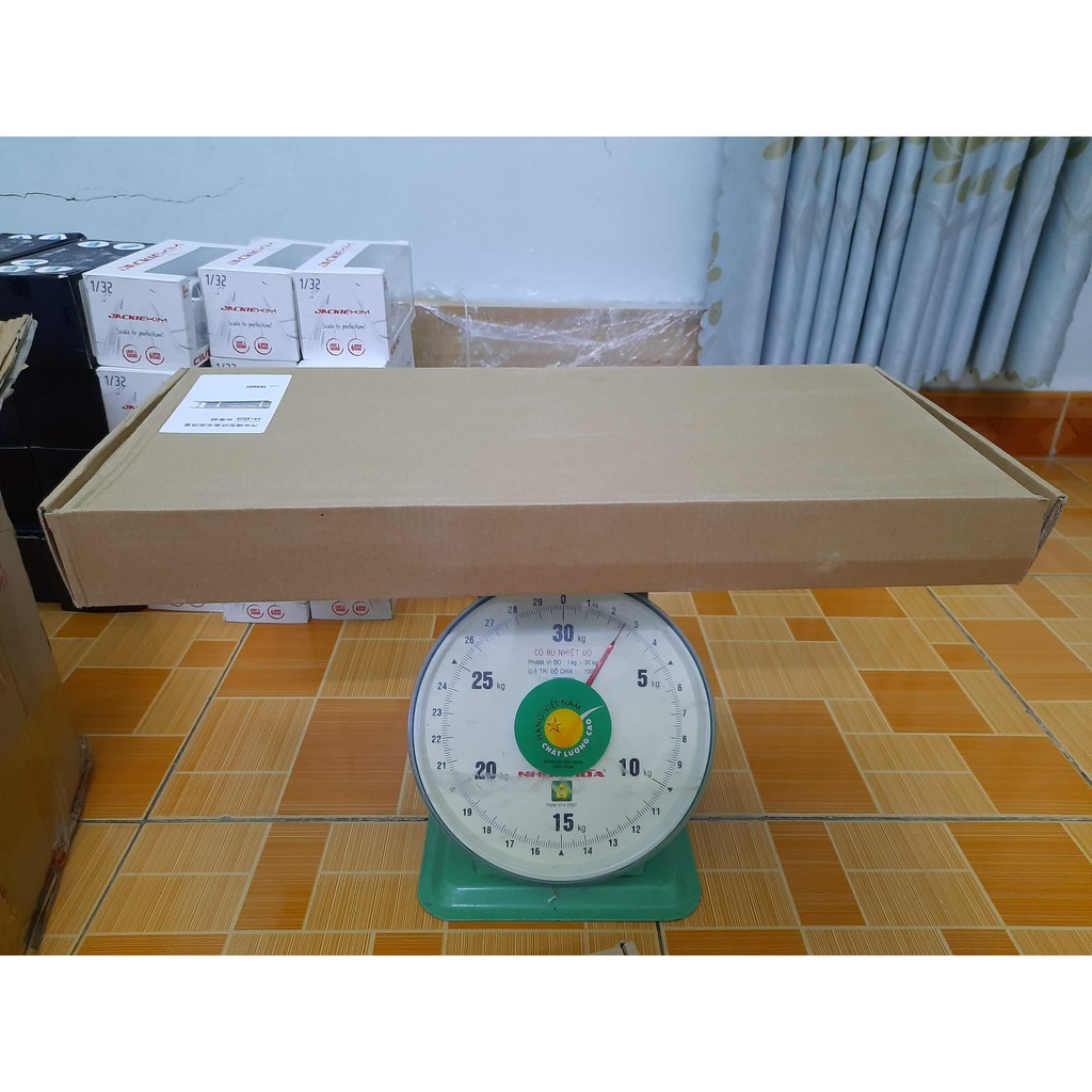 Đồ chơi mô hình gỗ gara trưng bày xe mô hình ô tô tỉ lệ 1:32 có đèn chiếu sáng