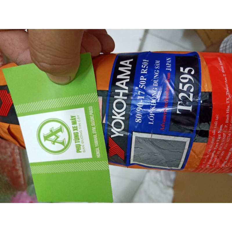 Lốp xe máy YOKOHAMA 80/90-17 không dùng săm