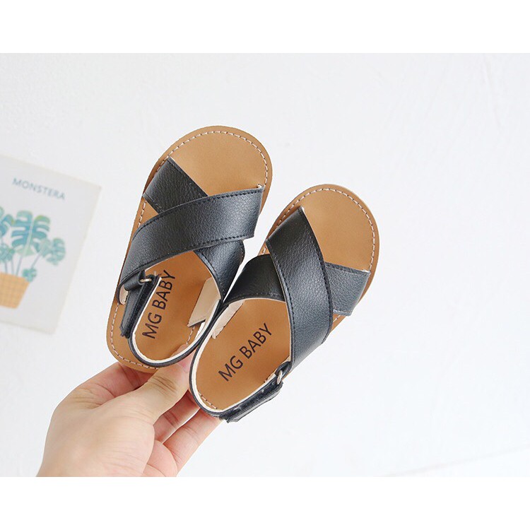 Dép sandal xinh cho bé từ 1 đến 3 tuổi