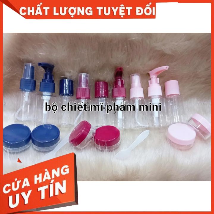 Bộ chiết mỹ phẩm TRAVEL 5 món mẫu mới nhỏ gọn_ tiện lợi dễ dàng khi mang đi du lịch   loại 1 giá rẻ tận gốc.