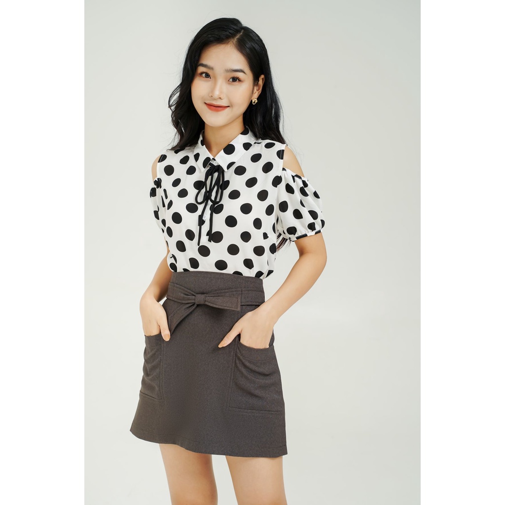 Áo sơ mi nữ ngắn tay, cổ nơ, họa tiết chấm bi, khoét vai , thiết kế cao cấp TK Fashion - SMK778