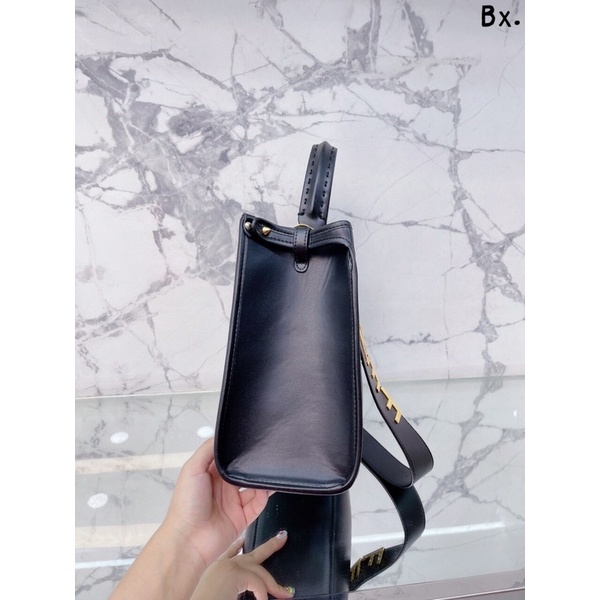 Túi xách Fendì tote sz 30cm chất da bò