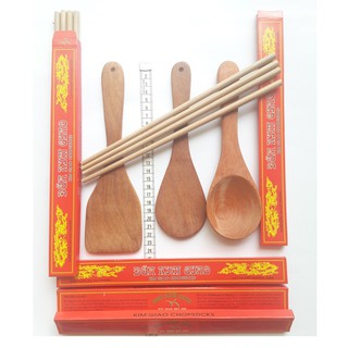 Bộ đồ dùng bàn ăn Gỗ Kim Giao (10 đôi đũa, 01 Muôi canh, 01 Muôi xào, 01 Muôi cơm) - Vườn Đặc Sản
