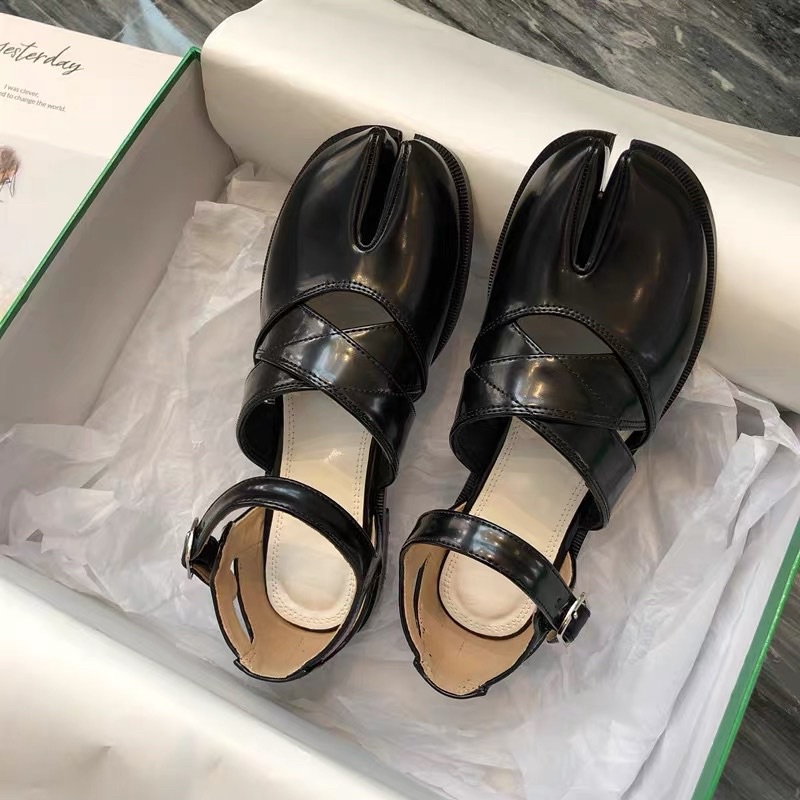 Giày Marry Jane phiên bản móng heo Margiela