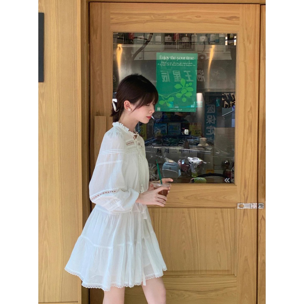 Đầm cổ bèo tầng ren ngang