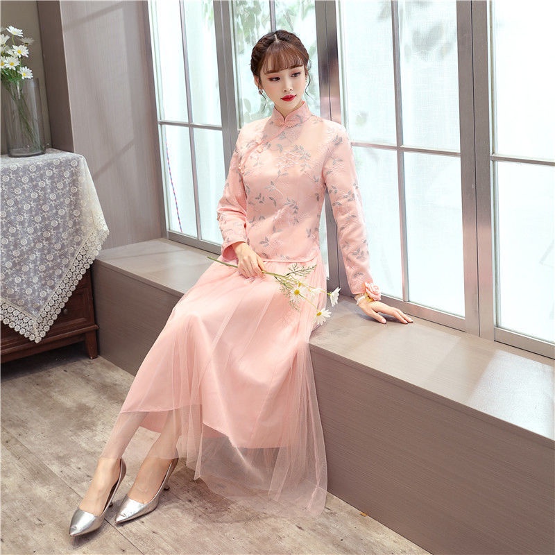 Đầm phù dâu dài tay phong cách mới cổ điển ấm áp
