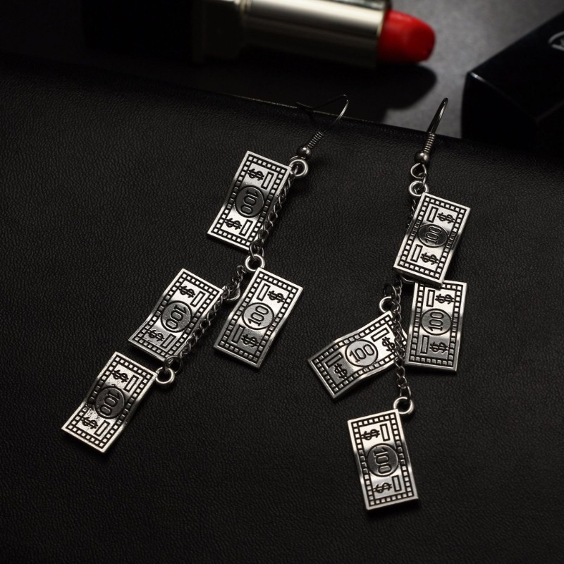 Đôi khuyên tai hình những tờ tiền 100 đô la thời trang