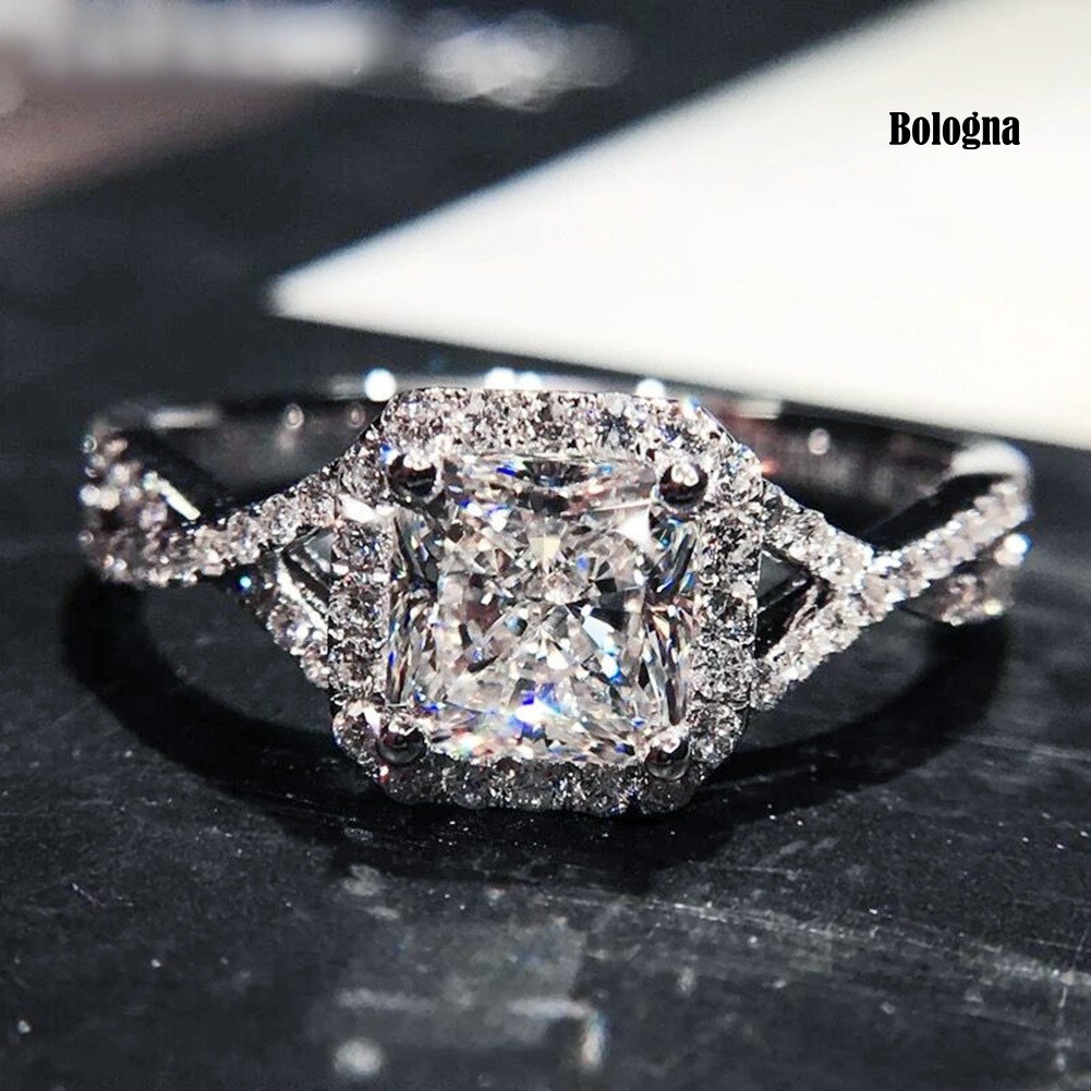 Nhẫn Đính Hôn Cô Dâu Đính Đá Zircon Sang Trọng