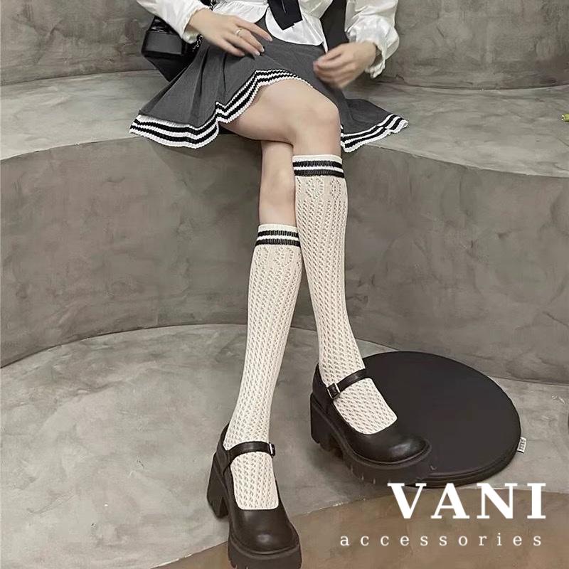 Tất Dệt Kim Đục Lỗ Hoạ Tiết Chữ GC Phong Cách Aesthetic Âu Mỹ - Vani Store - TAT00188
