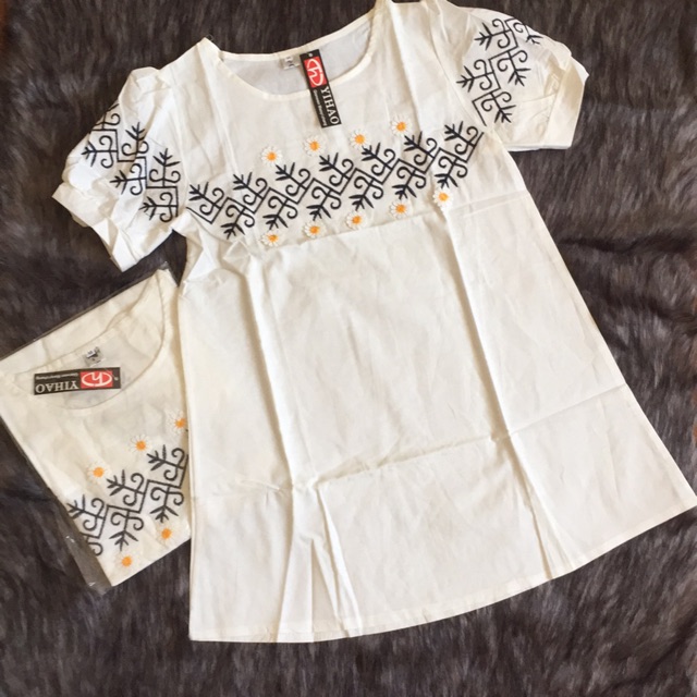 Áo thêu + đính hoa