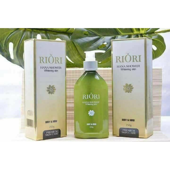 sữa tắm trắng da riori