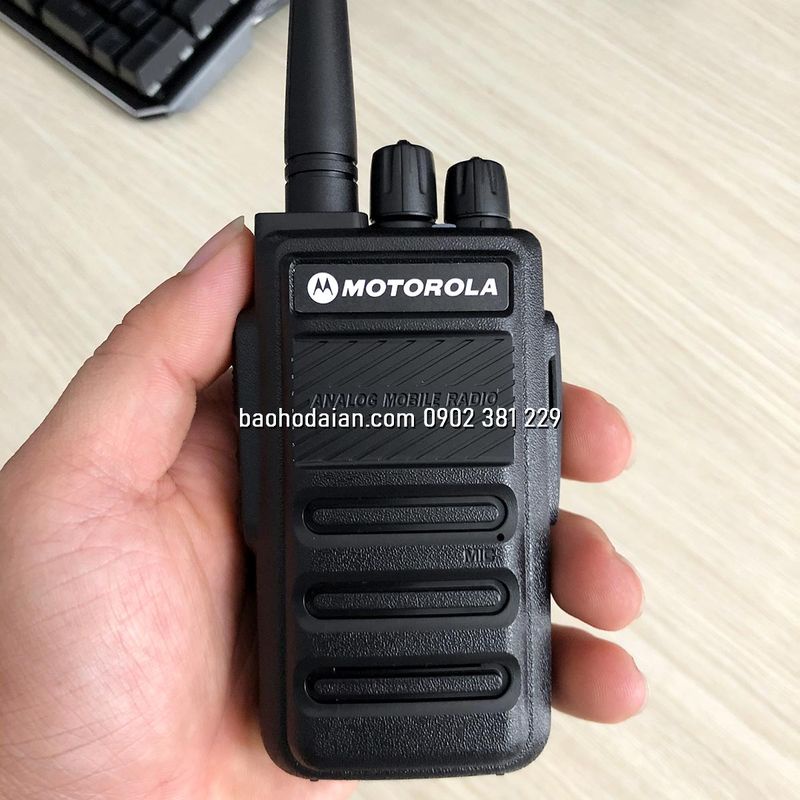 Bộ đàm cự lý dưới 3km Motorola CP880