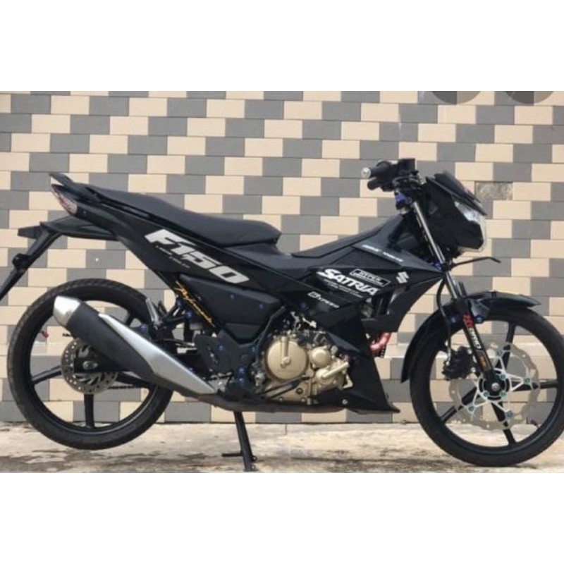 Tem xe Satria Fi dán xe đen