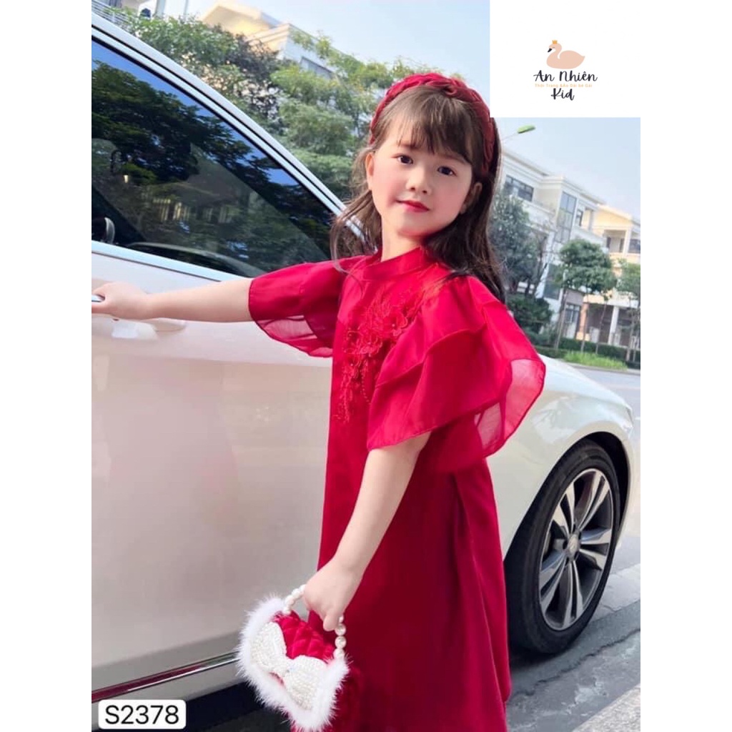 AD006  Sét áo dài tơ óng đỏ bé gái thiết kế tay bèo hoa ngực kèm chân váy