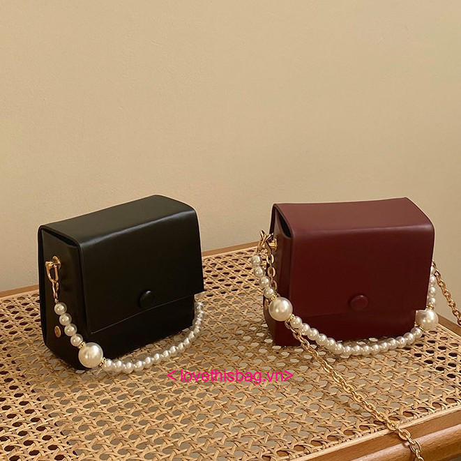 French retro pearl Small square bag Cover type women's 2021 new antique box bag chain strap messenger bag dinner bag hand bag promotion ready stock