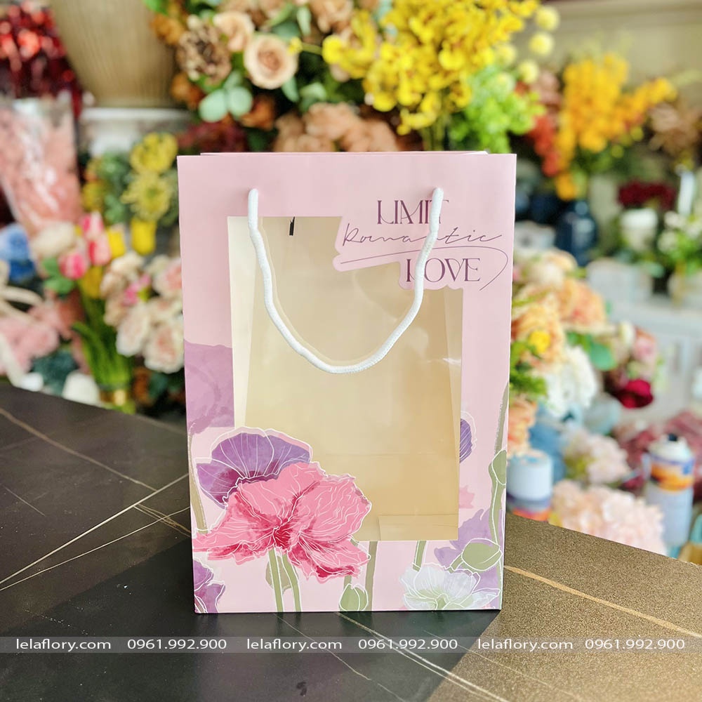 Túi giấy cửa số mika hoa văn đựng bó hoa, đựng quà (lẻ 1 chiếc) chưa bao gồm hoa - THH0087