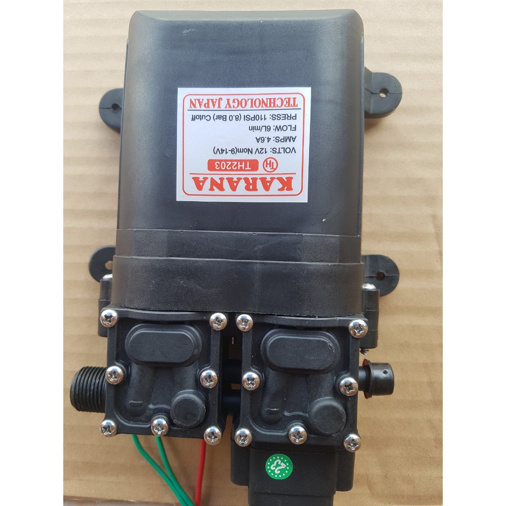 Bơm đôi tăng áp 12V KARANA điện thế 12V sử dụng 2 động cơ tặng đầu ra ống 8mm sử dụng cho máy phun sương tưới cây