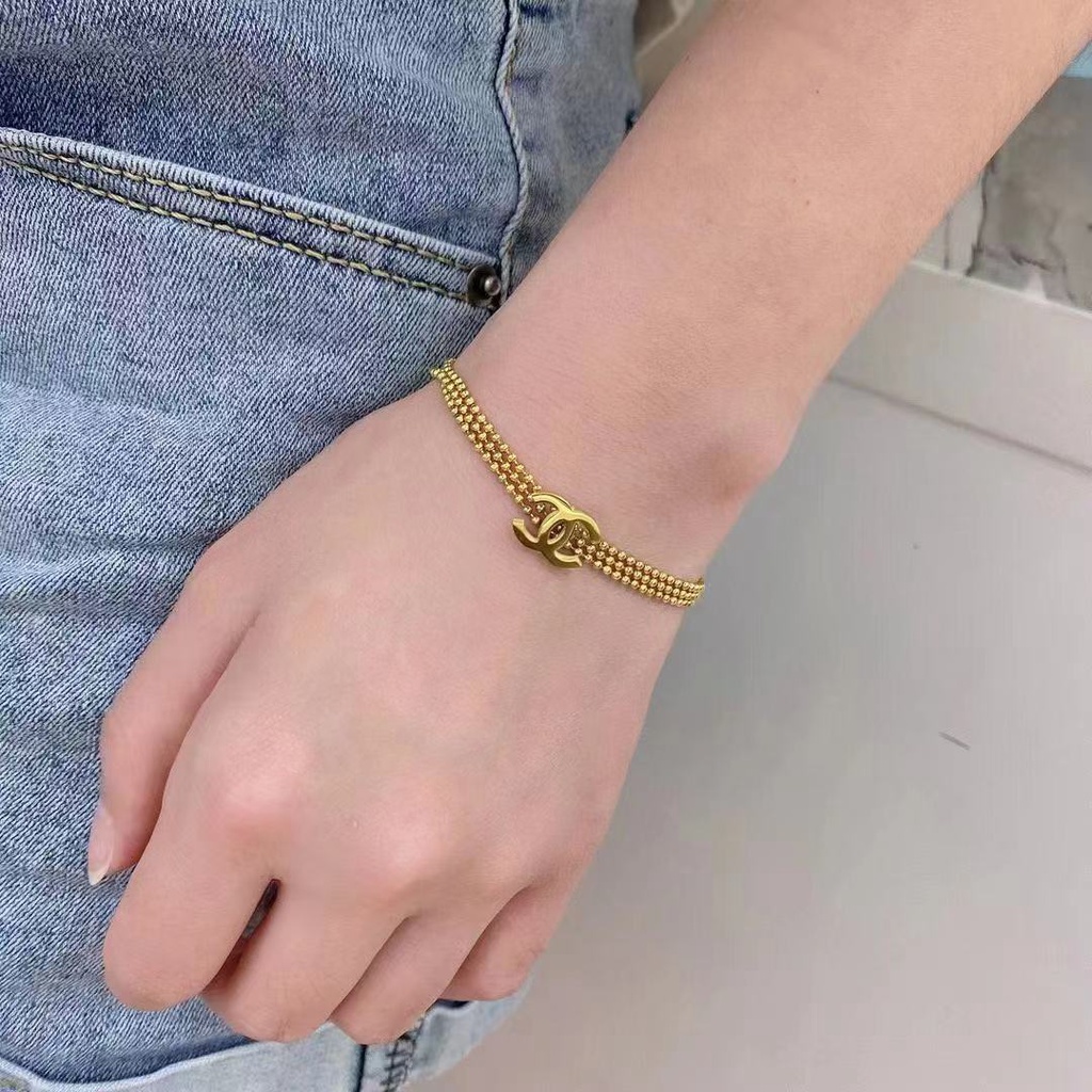 Vòng Tay Bằng Thép Titan Hai Lớp Rỗng Tinh Tế In Logo Chữ CC