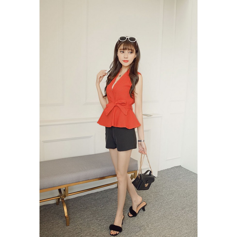 Set bộ áo thun chéo cổ và quần đùi