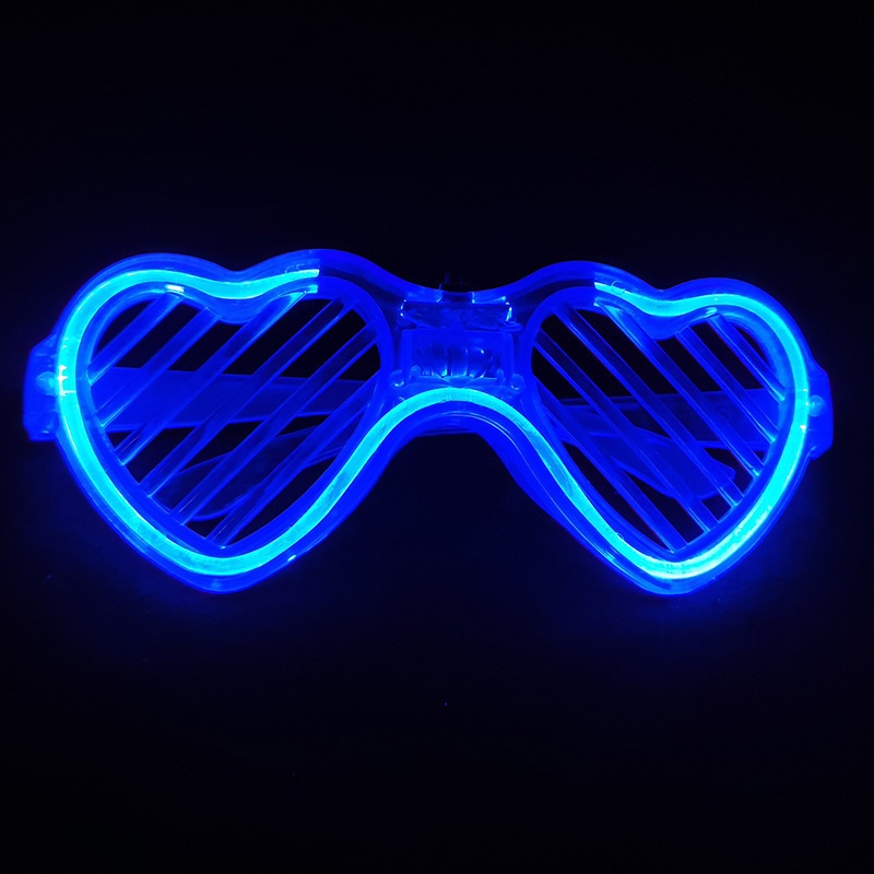 Mắt kính gắn đèn LED phát sáng độc đáo