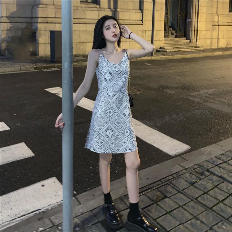 Đầm Hai Dây In Hoa Phong Cách Retro Thời Trang Dành Cho Nữ | BigBuy360 - bigbuy360.vn